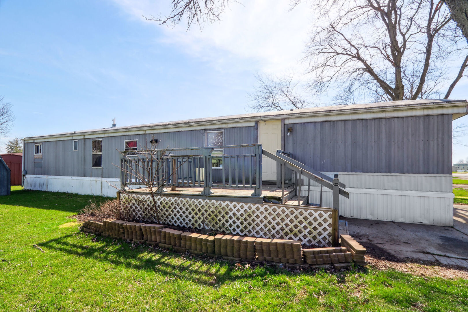 4809 West Windsor Road, Unit D18 Champaign, IL 61822 - Photo 1 of 6