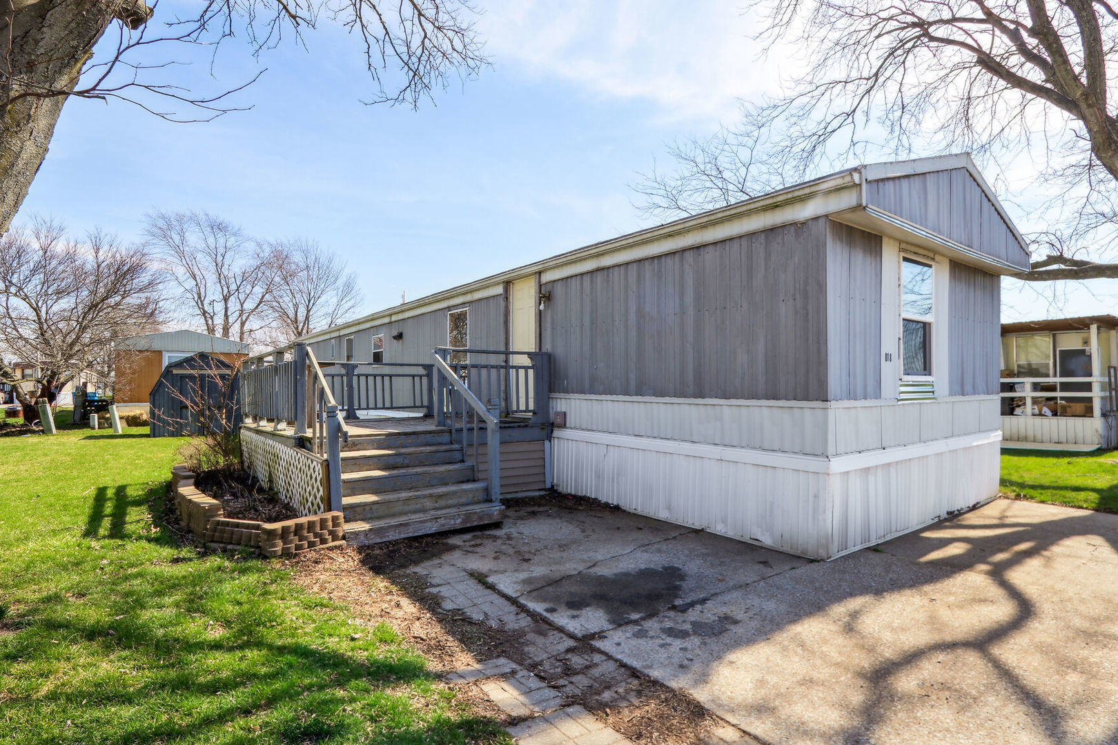 4809 West Windsor Road, Unit D18 Champaign, IL 61822 - Photo 2 of 6