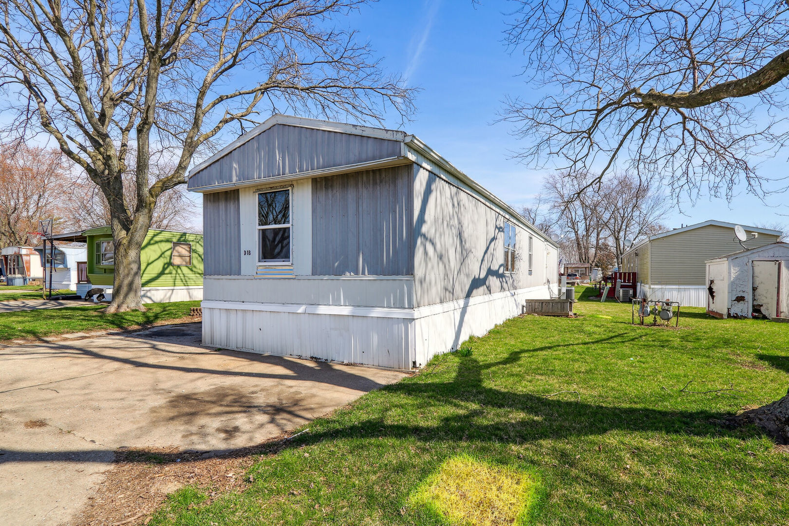 4809 West Windsor Road, Unit D18 Champaign, IL 61822 - Photo 3 of 6