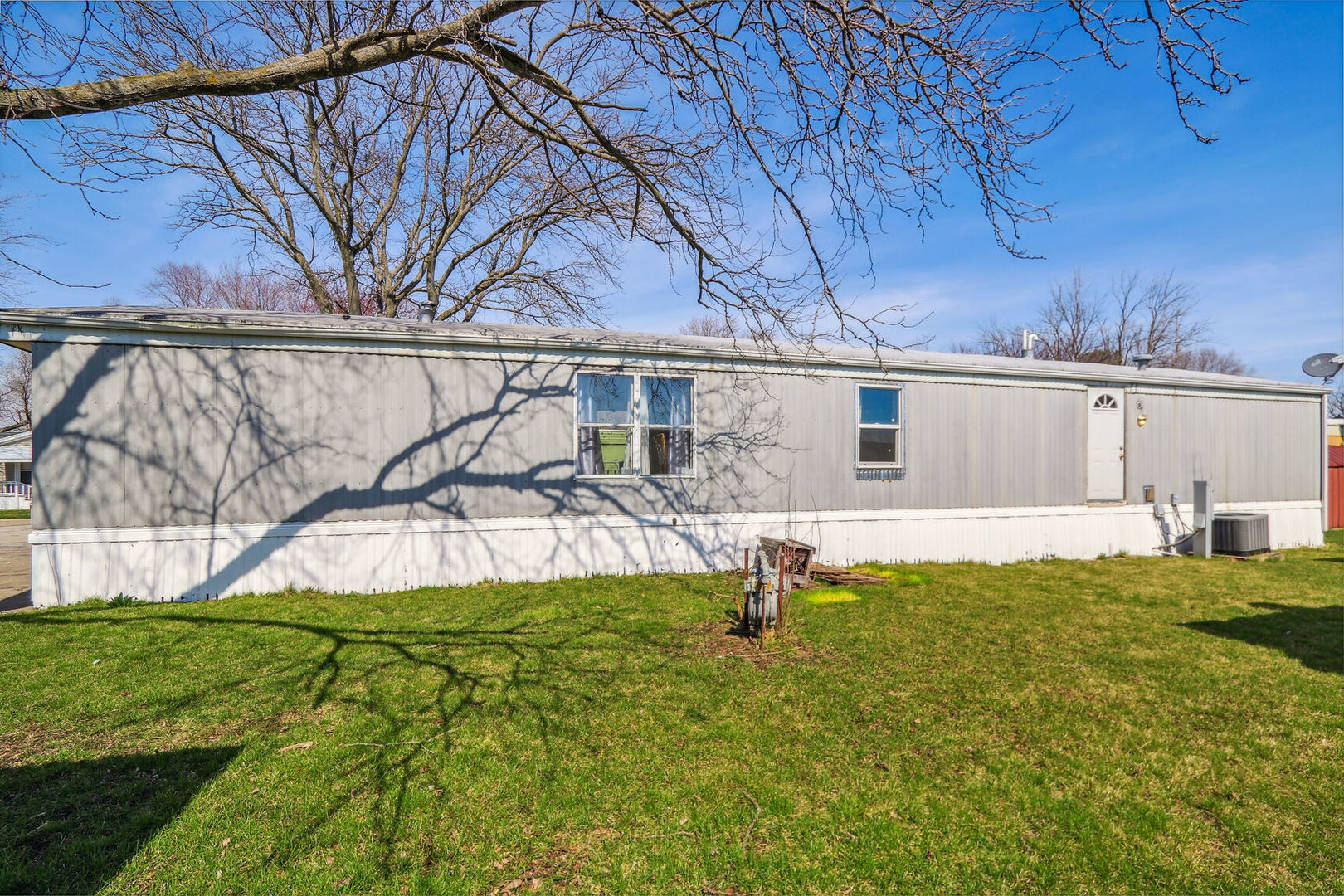 4809 West Windsor Road, Unit D18 Champaign, IL 61822 - Photo 4 of 6