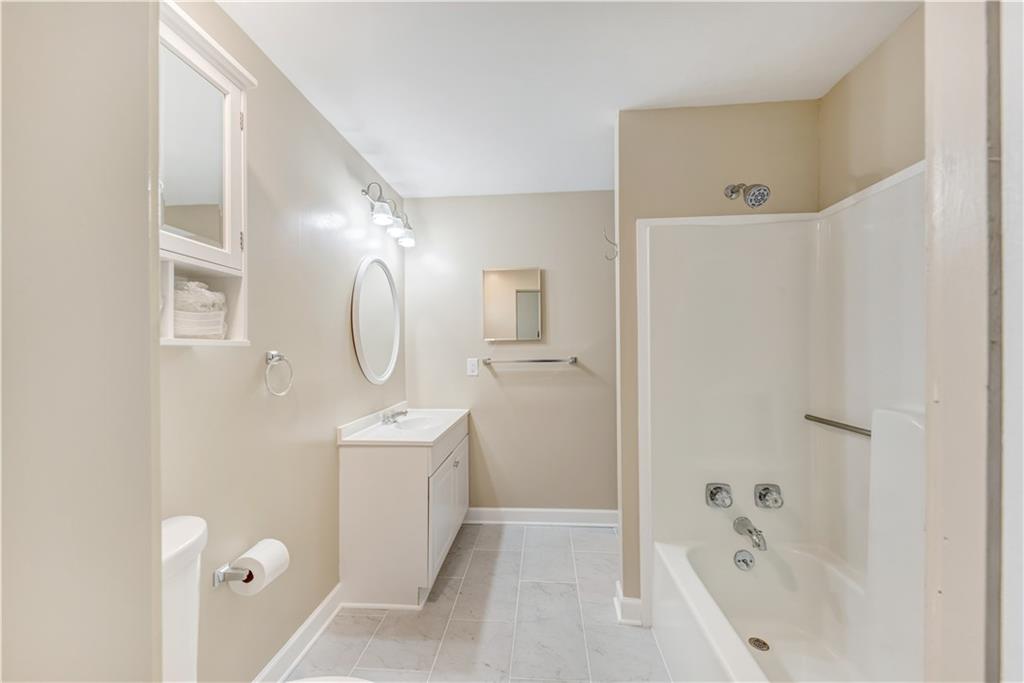 1002 Kenzie Road Pittsburgh, PA 15205 - Photo 15 of 19 Gallery Image 15