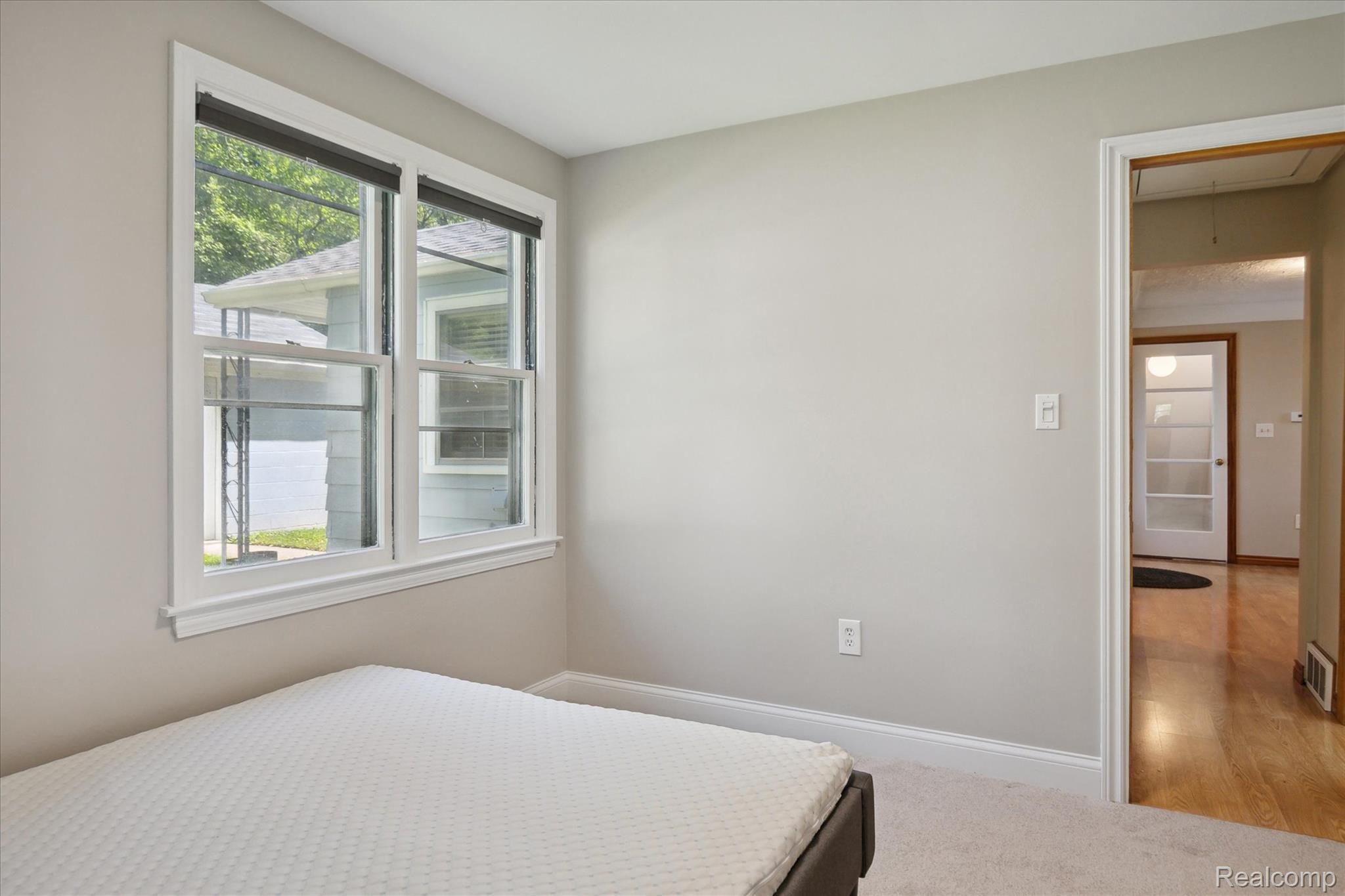 32590 West 11 Mile Road Farmington, MI 48334 - Photo 23 of 34 26-32590-W-11-Mile-Rd-Farmington-Hills-MI-48336-WindowStill-15.jpg
