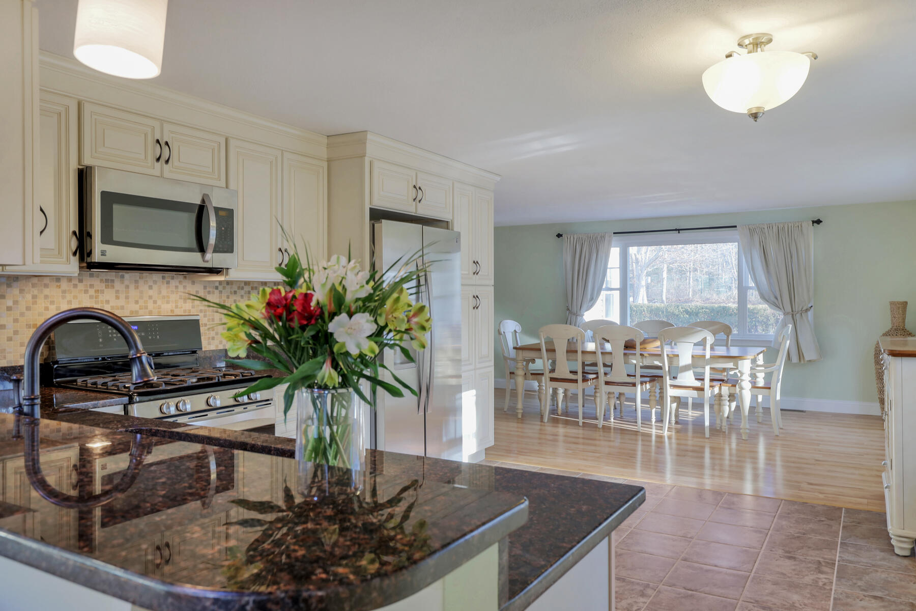 281 Old Craigville Road Hyannis, MA 02601 - Photo 4 of 27 3P2A0668