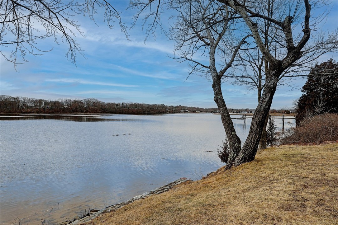 147 New Meadow Road Barrington, RI 02806 - Photo 4 of 42