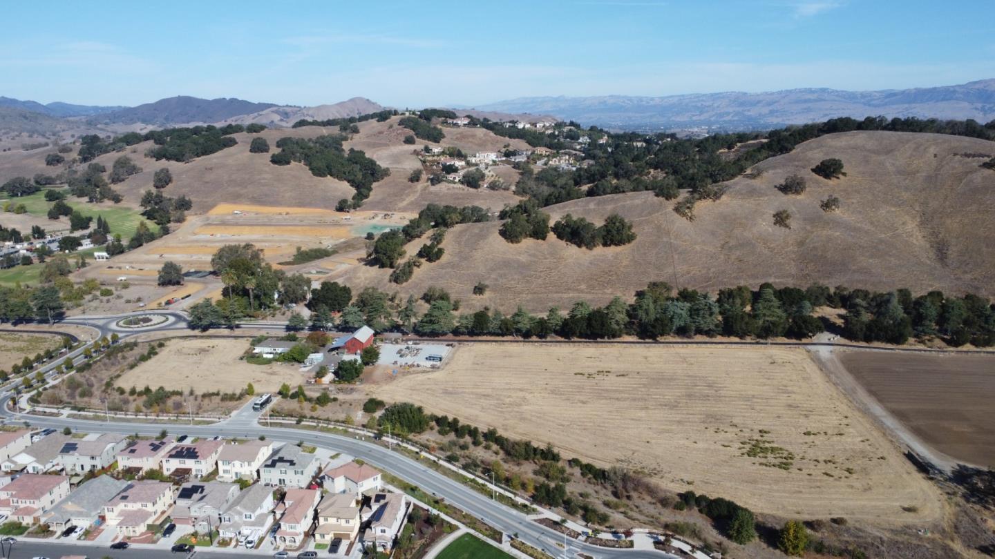 2480 Hecker Pass Road Gilroy, CA 95020 - Photo 3 of 7