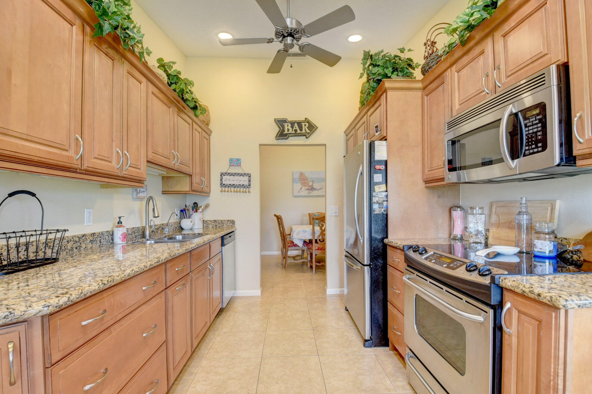736 Lago Road Delray Beach, FL 33445 - Photo 4 of 47 24_dsc_4518_19_20_21_22