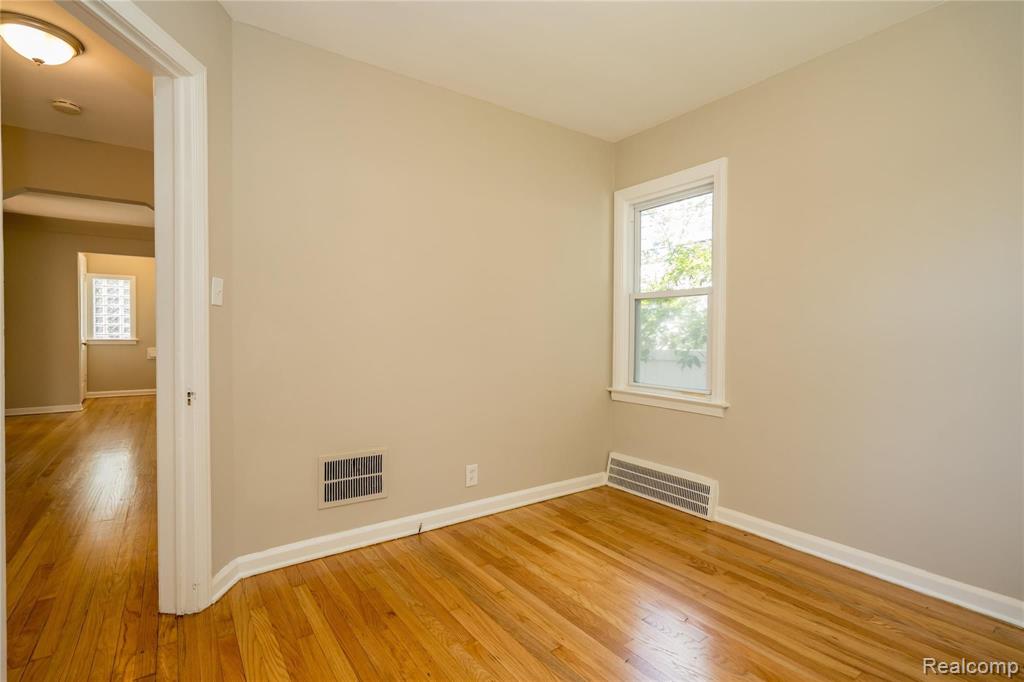 24844 Landau Center Line, MI 48015 - Photo 30 of 58