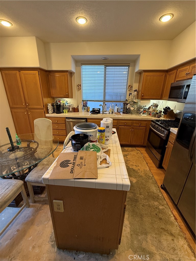 19327 Ackerman Avenue Newhall, CA 91321 - Photo 2 of 12