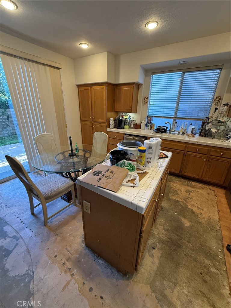 19327 Ackerman Avenue Newhall, CA 91321 - Photo 4 of 12