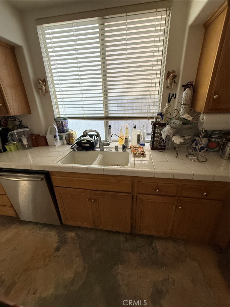 19327 Ackerman Avenue Newhall, CA 91321 - Photo 5 of 12