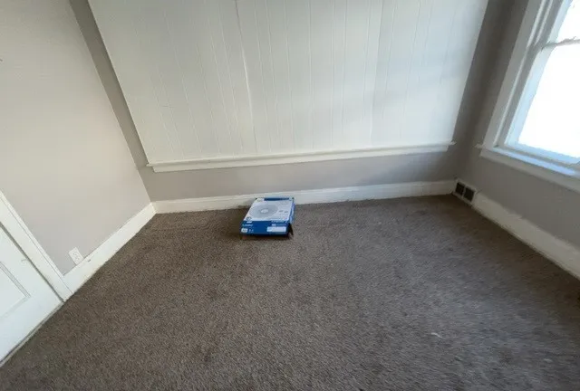 a view of livingroom with furniture