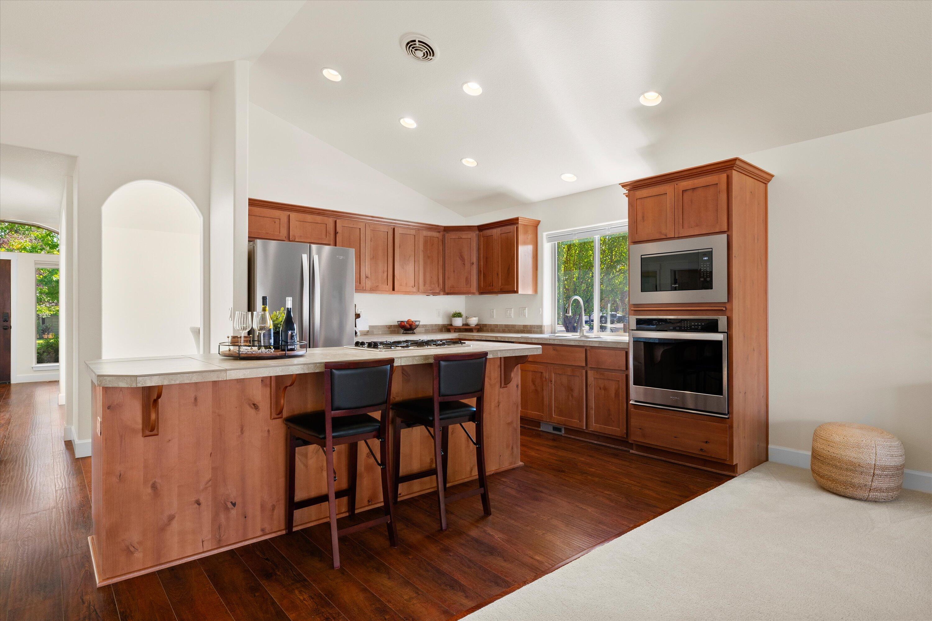 61705 Rigel Way Bend, OR 97702 - Photo 10 of 40 10-20250904 JILL ROSELL-22