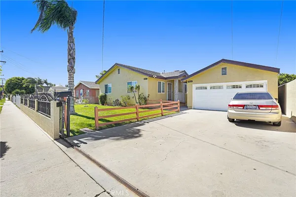$3,895 | 10529 South Truro Avenue, Inglewood, CA 90304