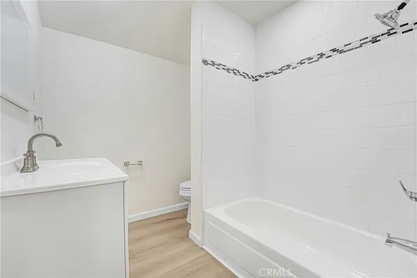 $3,895 | 10529 South Truro Avenue, Inglewood, CA 90304