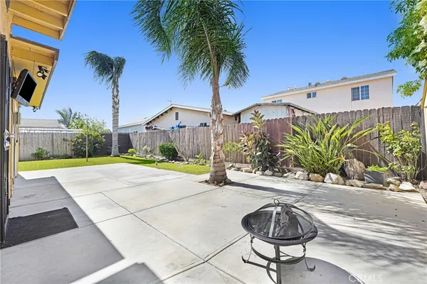 $3,895 | 10529 South Truro Avenue, Inglewood, CA 90304