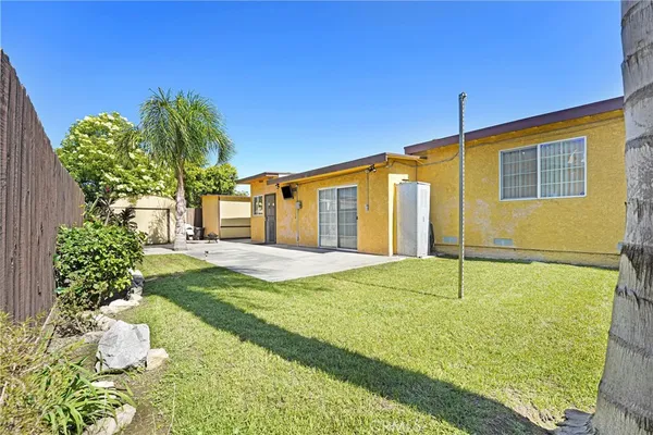 $3,895 | 10529 South Truro Avenue, Inglewood, CA 90304