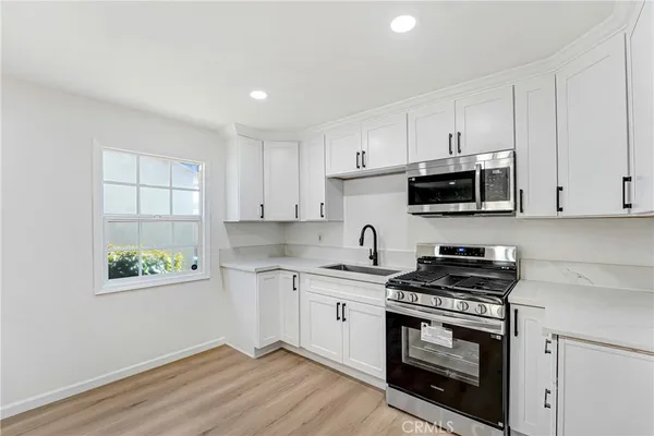 $3,895 | 10529 South Truro Avenue, Inglewood, CA 90304