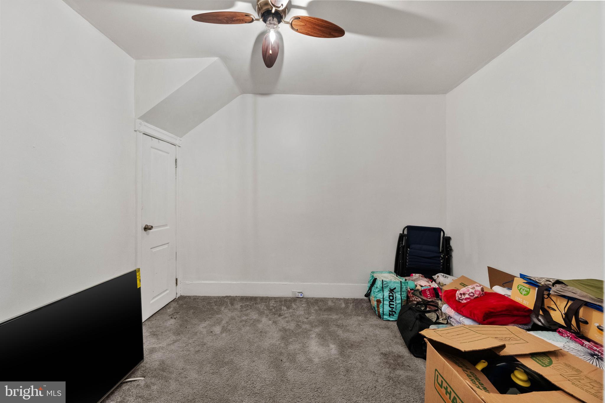 489 West Hanover Street Trenton, NJ 08618 - Photo 11 of 45