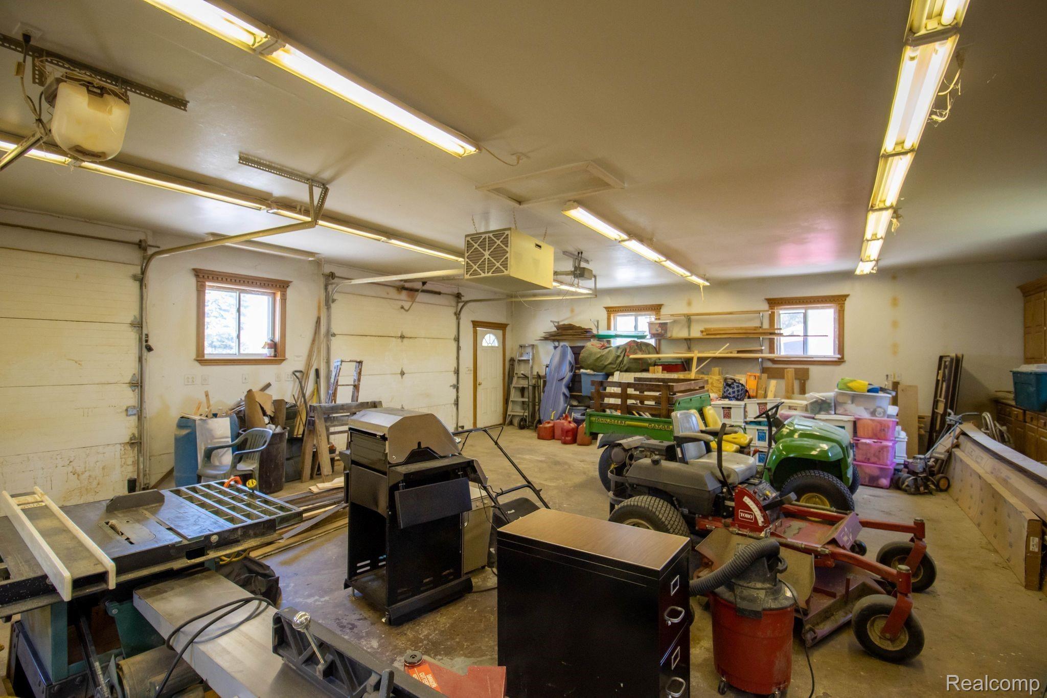 9611 Barkley Road Millington, MI 48746 - Photo 33 of 39 4pCCtKUMAe2MKgFo2d6n@size_vp62mh - Copy.jpg