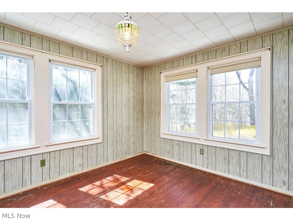 520 Crystal Lake Road Akron, OH 44333 - Photo 12 of 22 Gallery Image 12