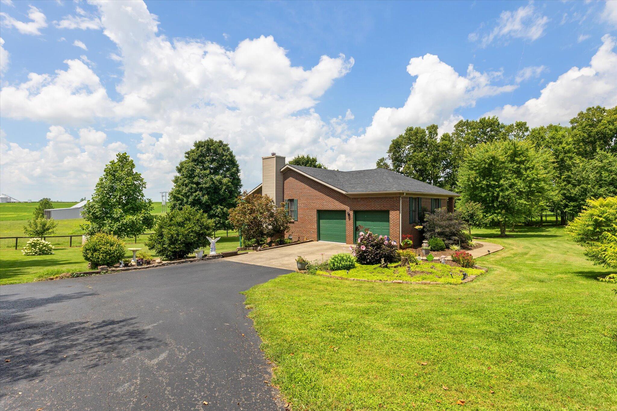 314 College Road Paris, KY 40361 - Photo 2 of 39 02-0J2A8186
