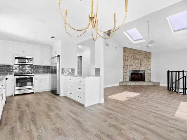 $2,900 | 1322 Oahu Drive, Tiki Island, TX 77554