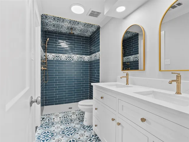 $2,900 | 1322 Oahu Drive, Tiki Island, TX 77554