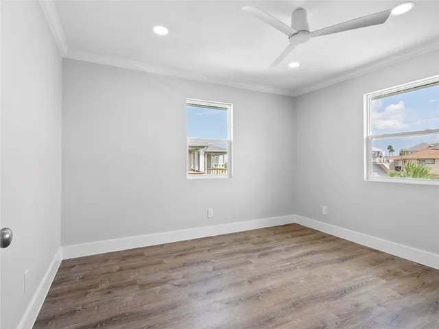 $2,900 | 1322 Oahu Drive, Tiki Island, TX 77554