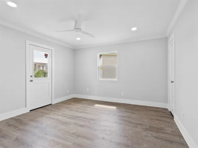 $2,900 | 1322 Oahu Drive, Tiki Island, TX 77554