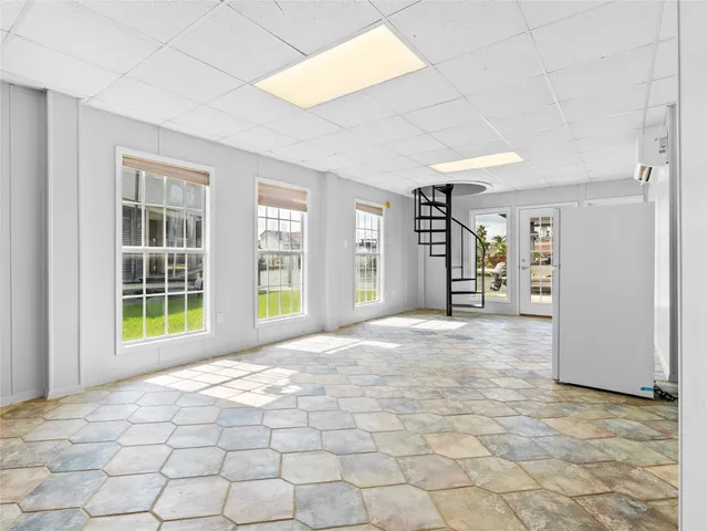 $2,900 | 1322 Oahu Drive, Tiki Island, TX 77554