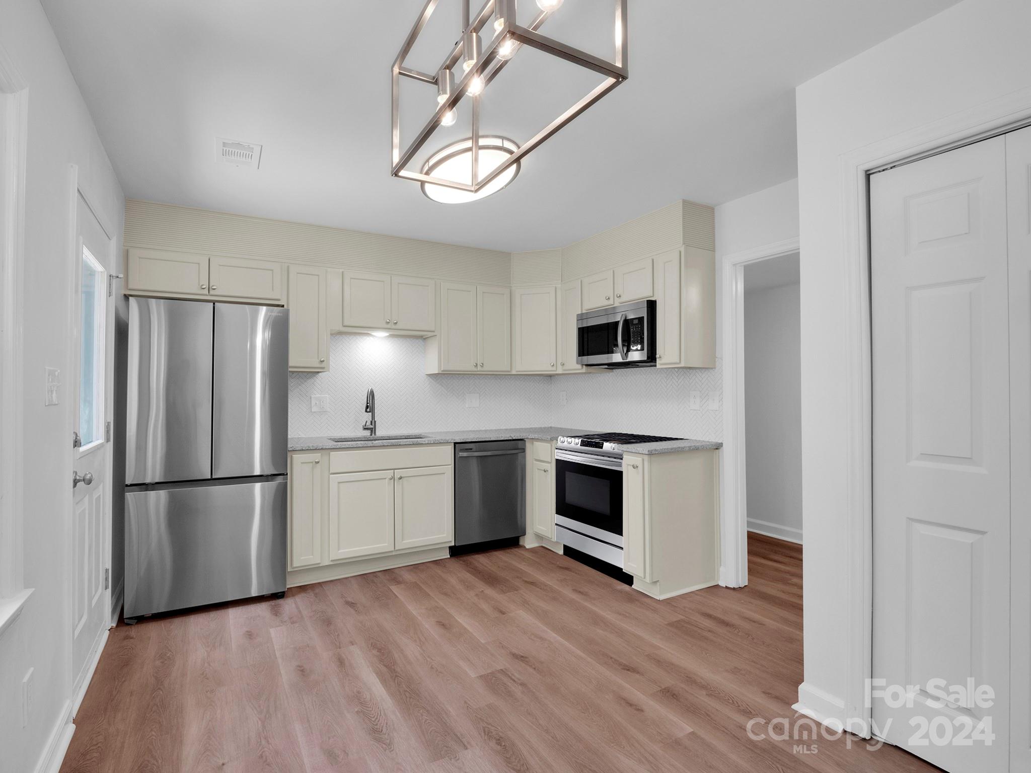 8500 Barncliff Road Charlotte, NC 28227 - Photo 12 of 25 Gallery Image 12