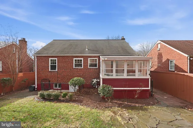 $699,900 | 2109 South Quebec Street, Arlington, VA 22204