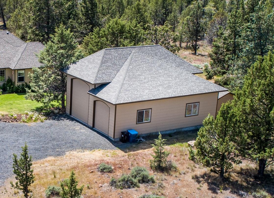 17730 Mountain View Road Sisters, OR 97759 - Photo 23 of 31 24