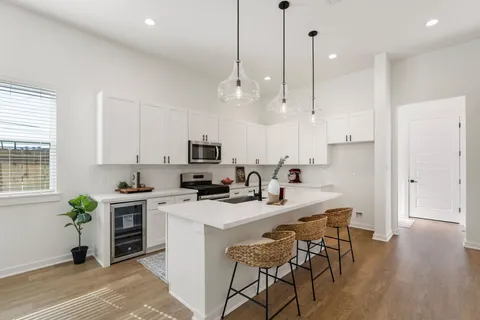 $549,000 | 1215 Sampson Street, Houston, TX 77003