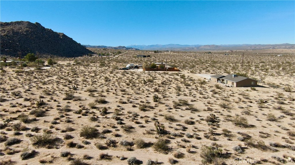 6883 Peterson Road Twentynine Palms, CA 92277 - Photo 3 of 13