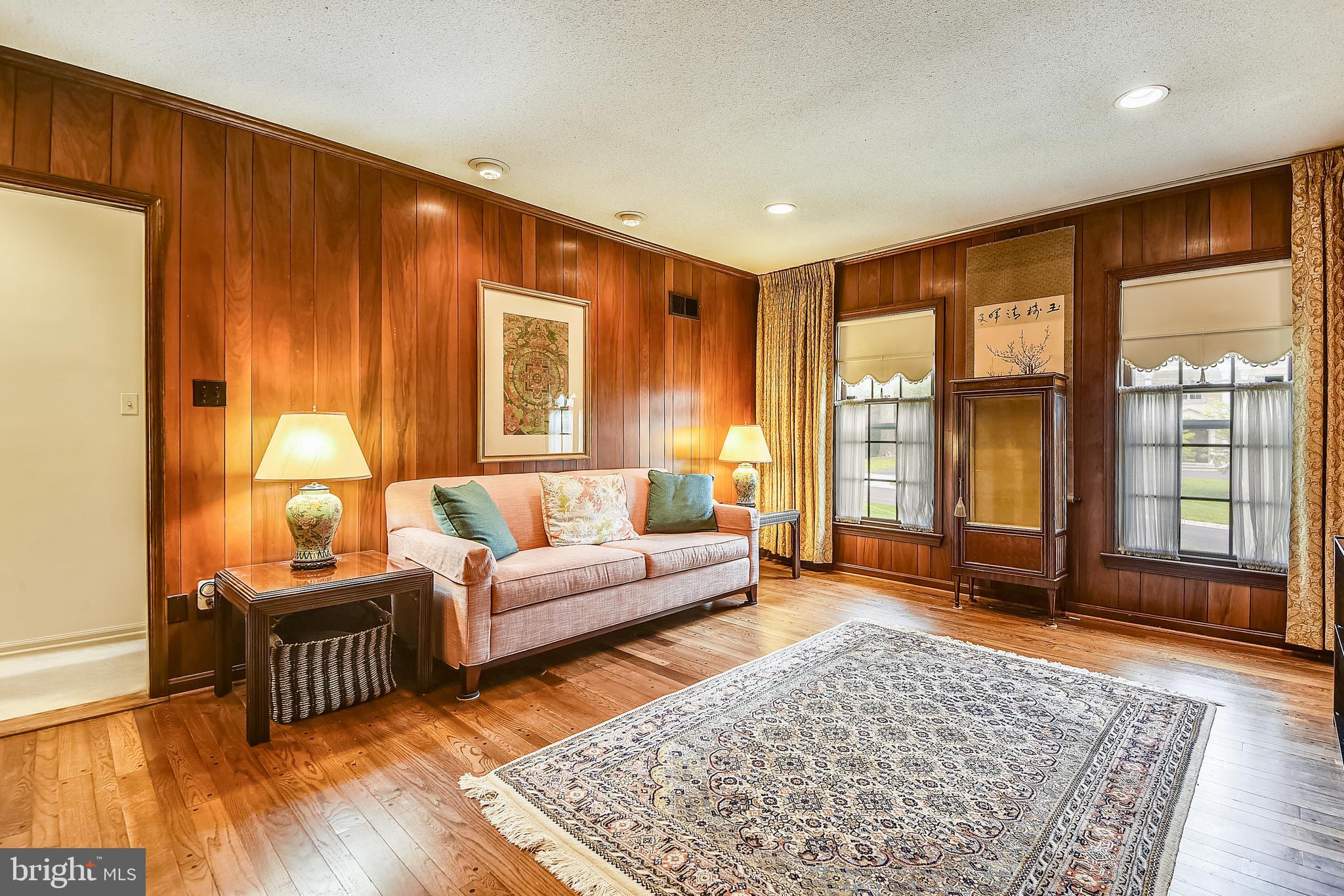 7200 Nevis Road Bethesda, MD 20817 - Photo 9 of 50 Handsome Family Room