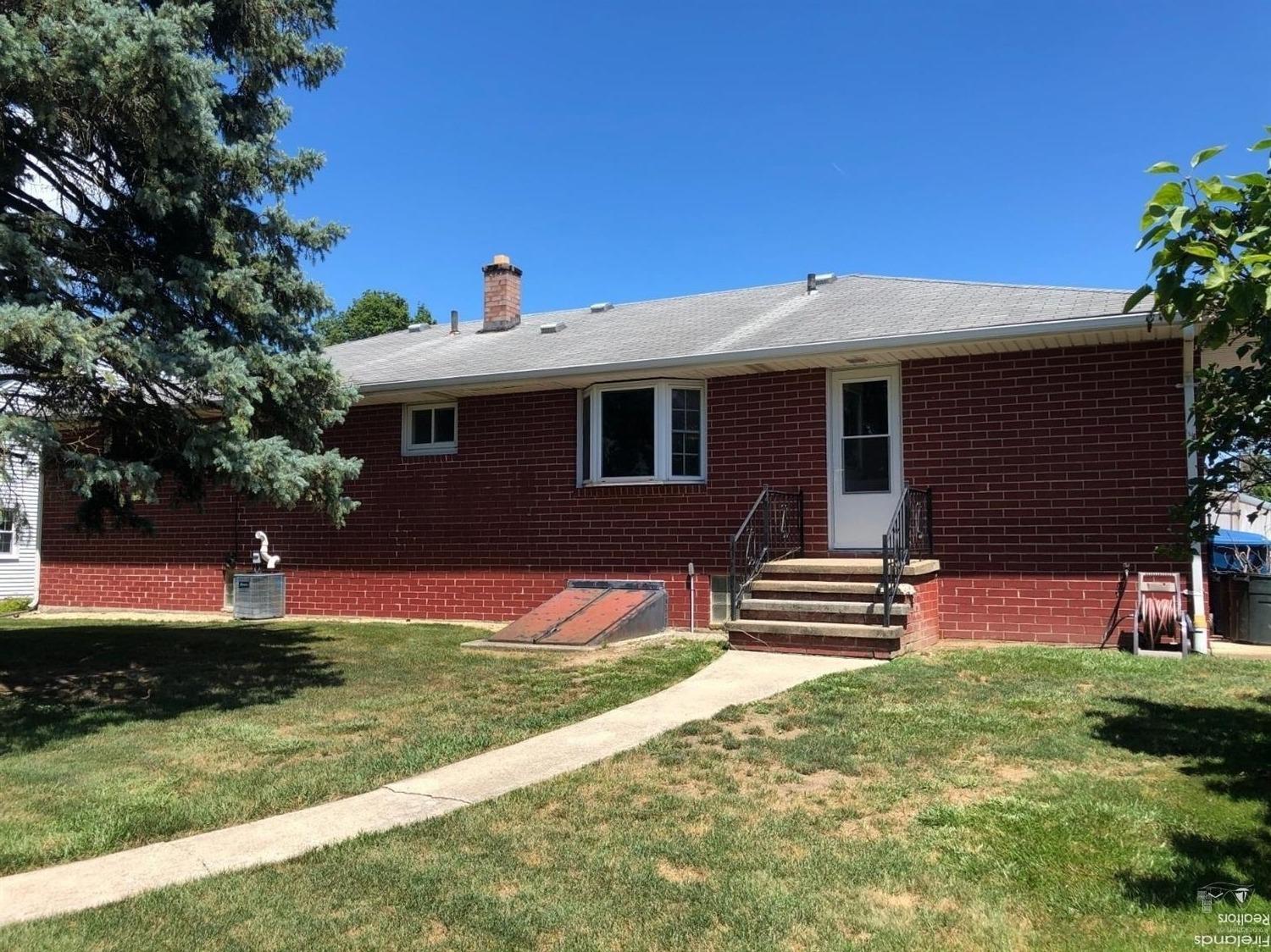 95 Ridge Street North Monroeville, OH 44847 - Photo 2 of 17 Gallery Image 2