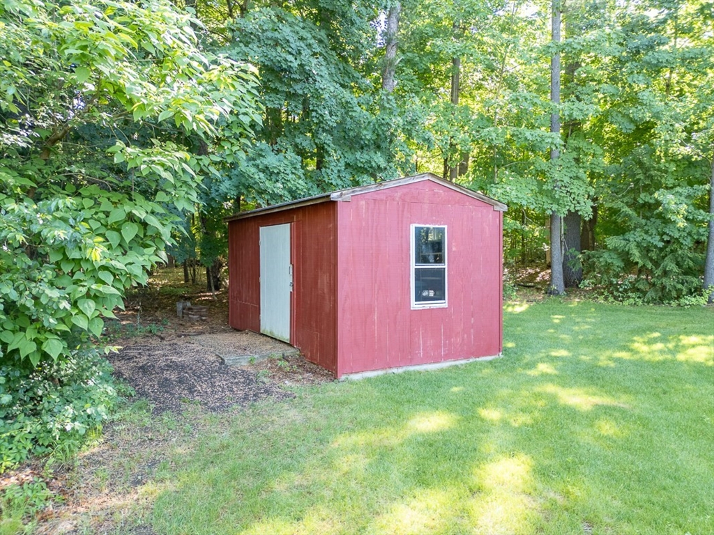 211 Main Street Townsend, MA 01469 - Photo 27 of 32