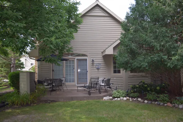 $486,500 | N21W24305 Cumberland Drive, Unit 38N, Pewaukee, WI 53072