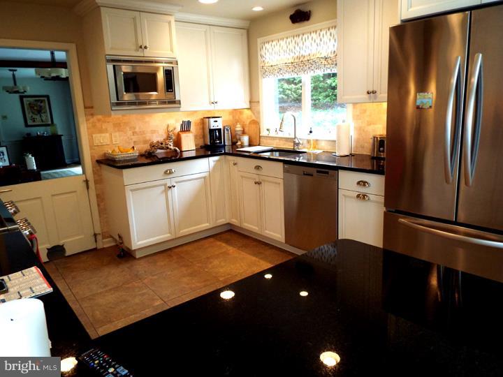 16 Leopard Road Paoli, PA 19301 - Photo 10 of 25 Kitchen