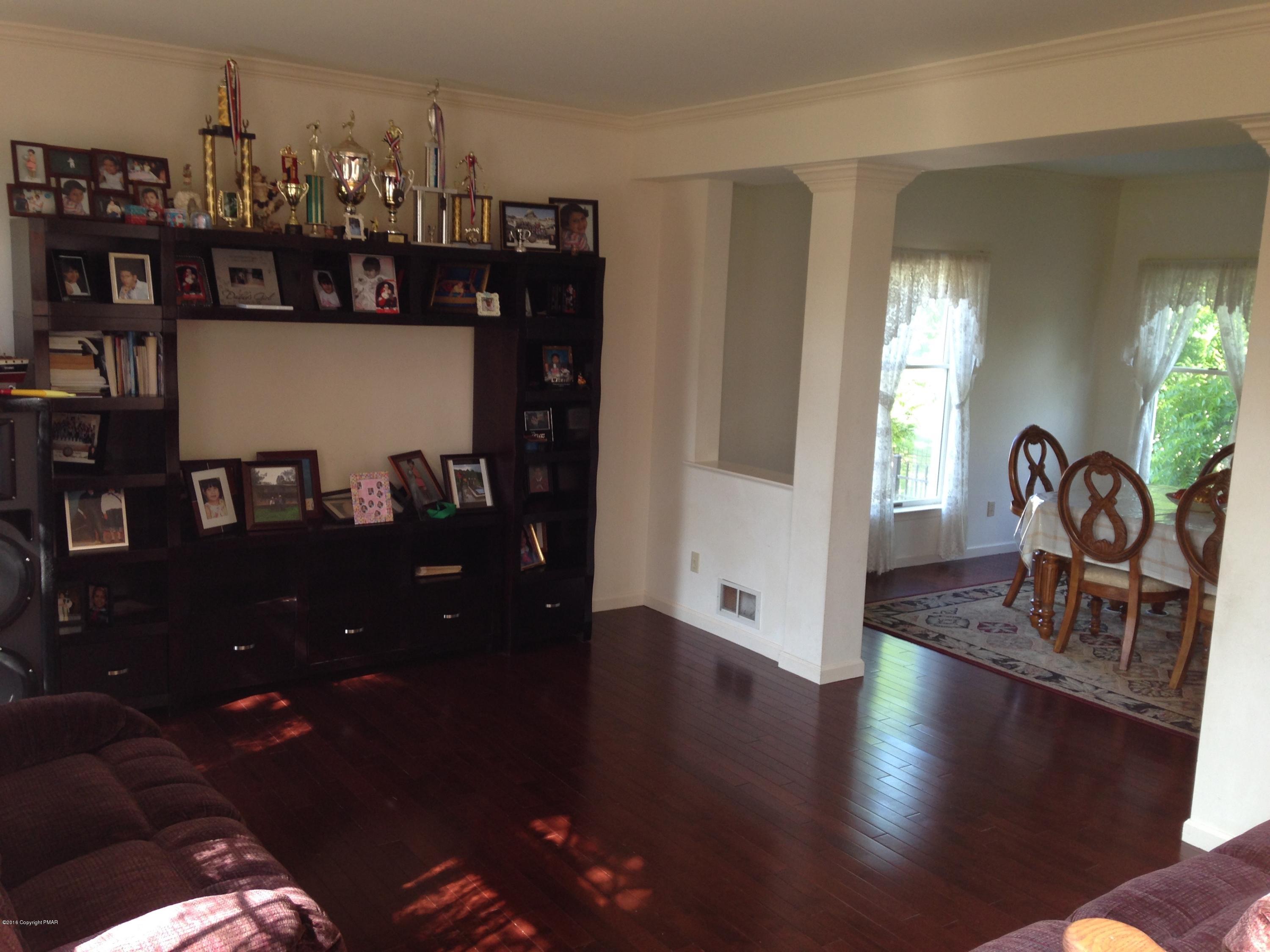 5539 Bridle Road Stroudsburg, PA 18360 - Photo 13 of 33 Sitting Room
