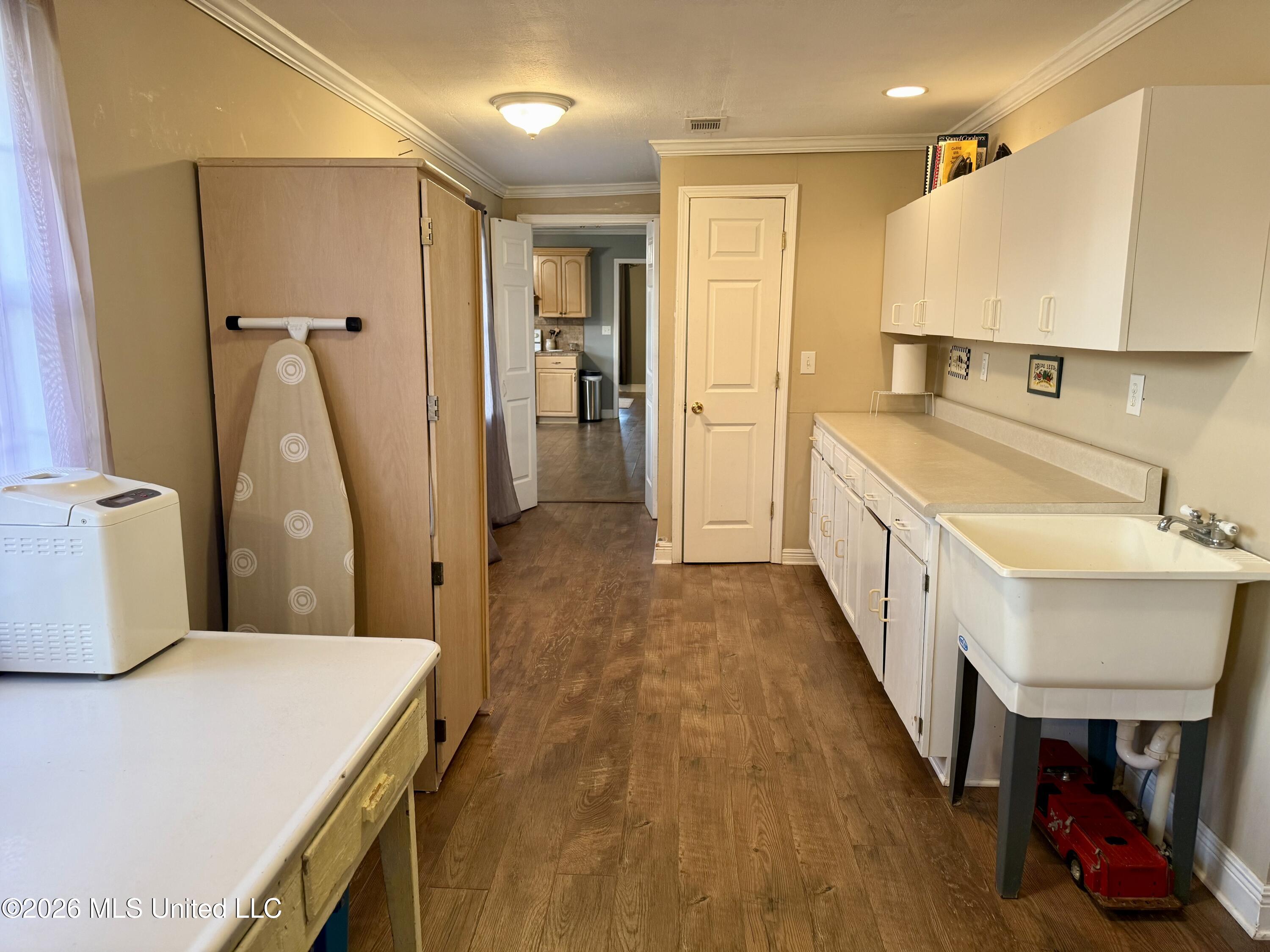 726 Neal Road Forest, MS 39074 - Photo 16 of 26 Laundry Room