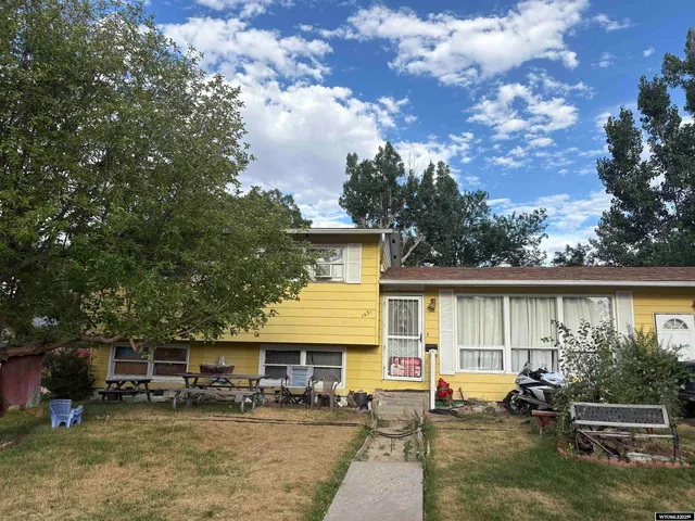 $295,000 | 1421 Ivy Lane, Casper, WY 82609
