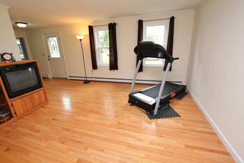 28 Vincent Road Attleboro, MA 02703 - Photo 17 of 29 Gallery Image 17