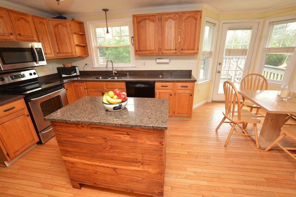 28 Vincent Road Attleboro, MA 02703 - Photo 2 of 29 Gallery Image 2