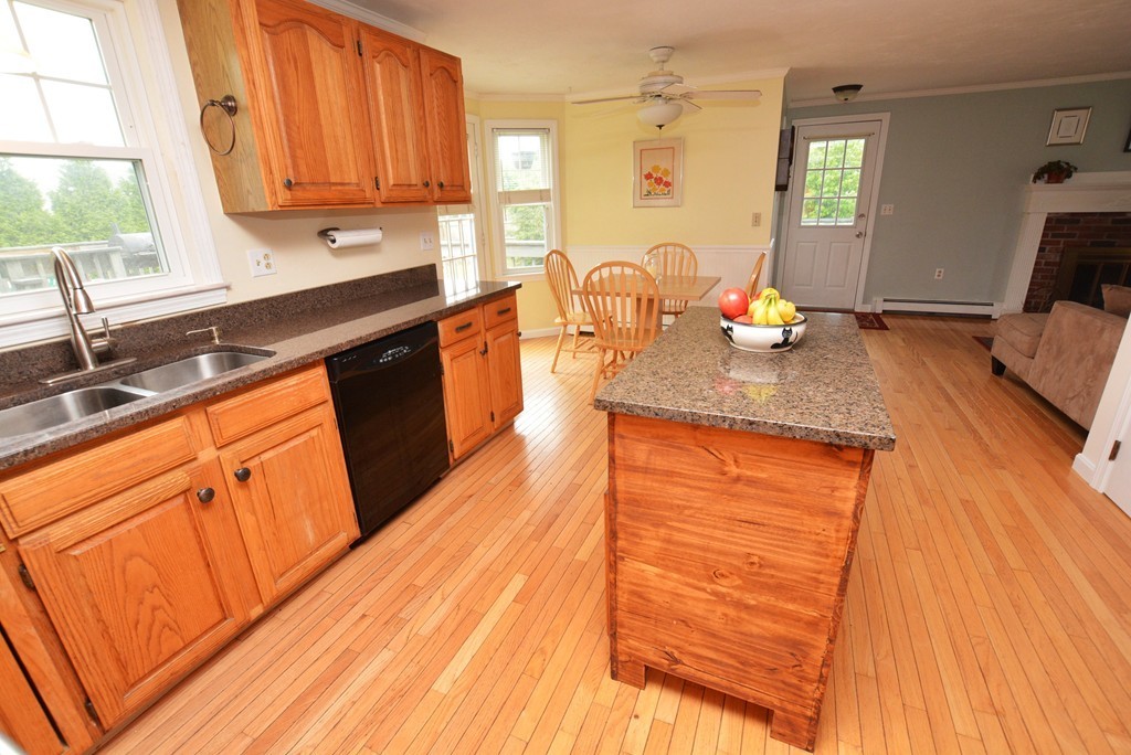 28 Vincent Road Attleboro, MA 02703 - Photo 6 of 29 Gallery Image 6