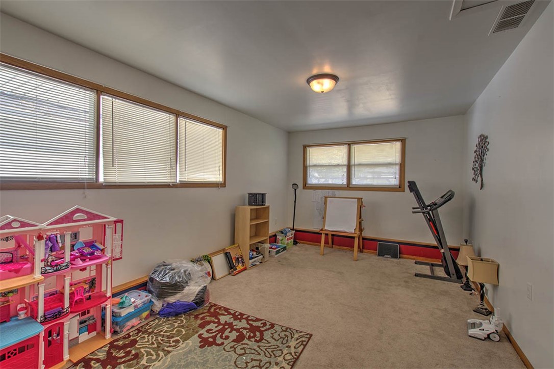 3411 North Christine Drive Decatur, IL 62526 - Photo 9 of 22 Gallery Image 9