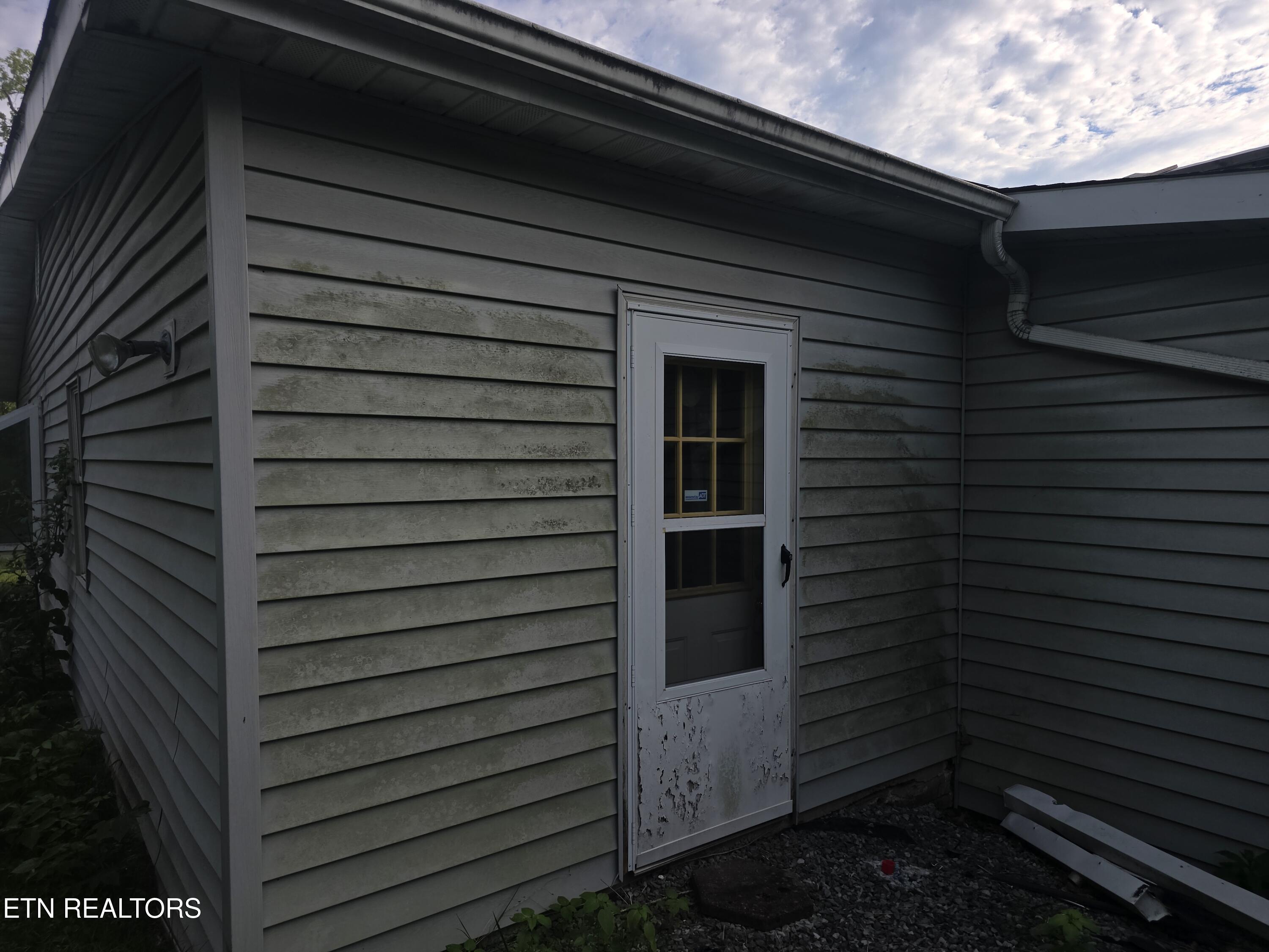 404 Cedar Fork Road Tazewell, TN 37879 - Photo 4 of 24 20250805_191055