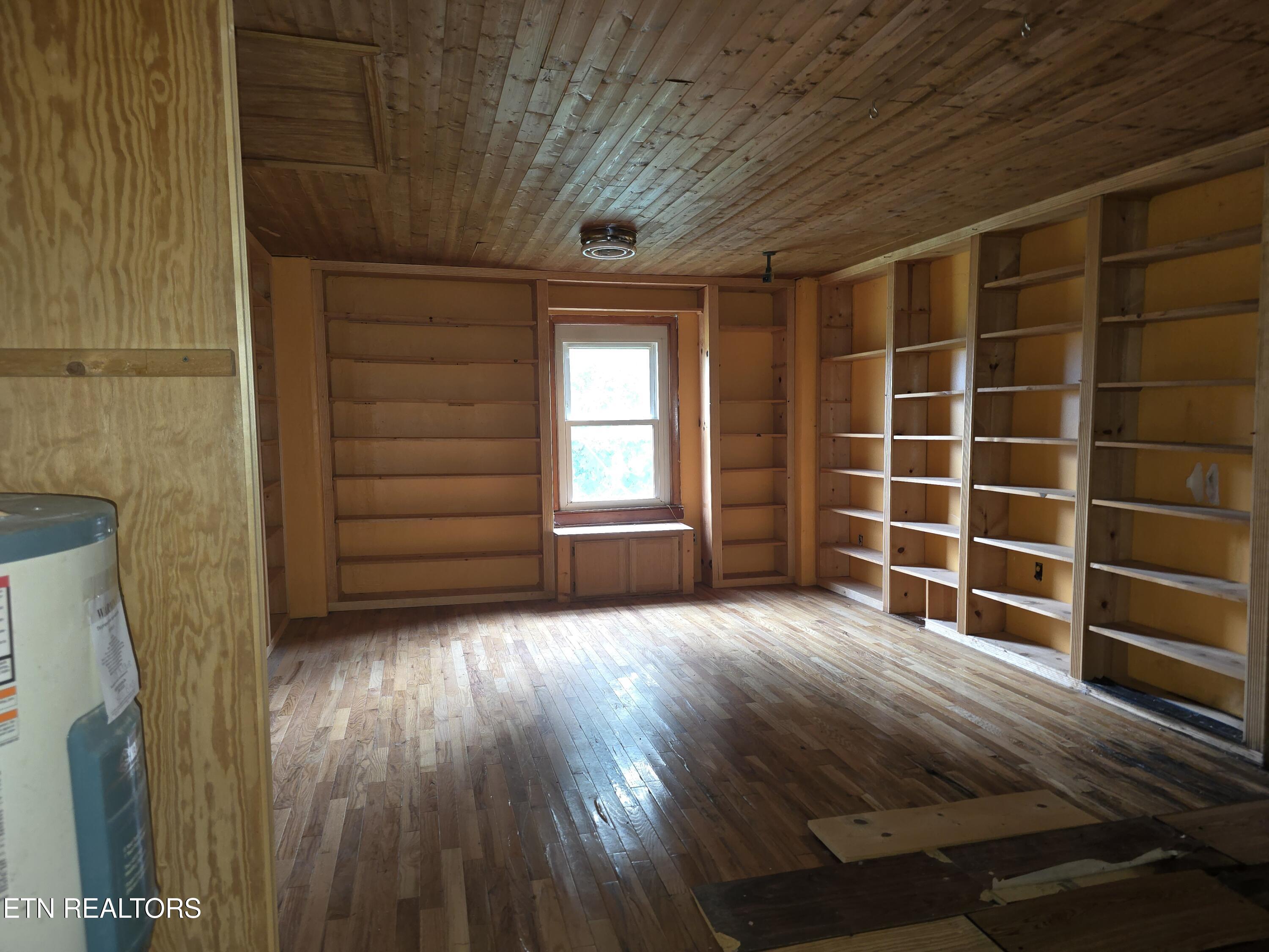 404 Cedar Fork Road Tazewell, TN 37879 - Photo 7 of 24 20250805_191244