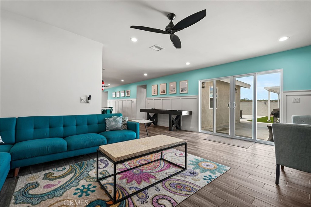 4941 Catamaran Street Oxnard, CA 93035 - Photo 22 of 72 Unit B living room 3